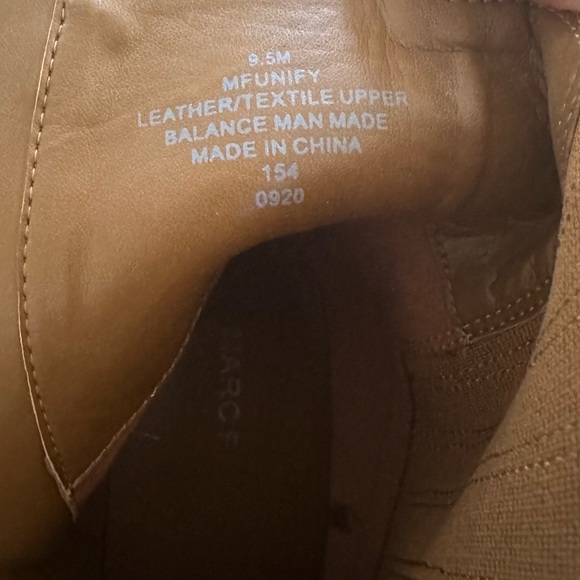 Marc Fisher Women’s Ulora Bootie Western Ankle Tan Suede Size 9.5 - Picture 12 of 13